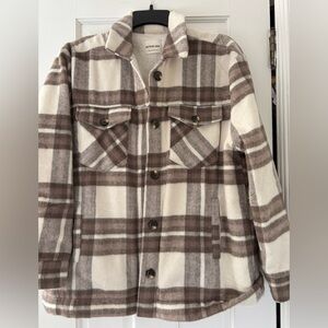 New Without Tags Active USA Plaid Sherpa-Lined Jacket in Cream and Taupe Small
